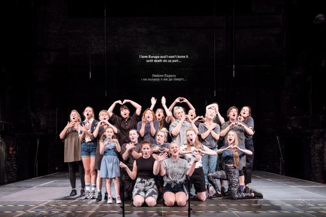 MOTHERS – A SONG FOR WARTIME Bartek Wazecha